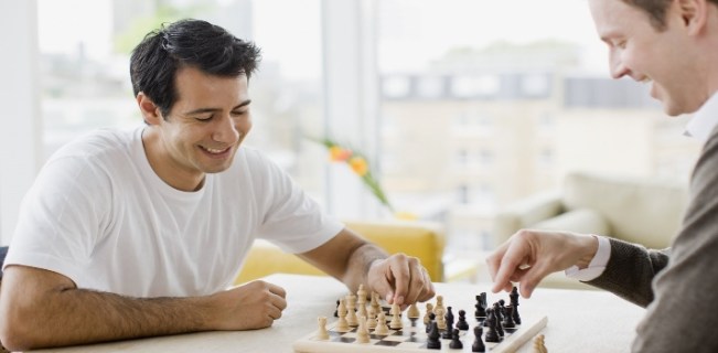 jugando-ajedrez.jpg
