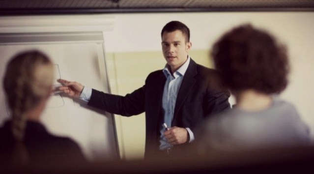 ECOEMPRESAS-JEFE-JOVEN